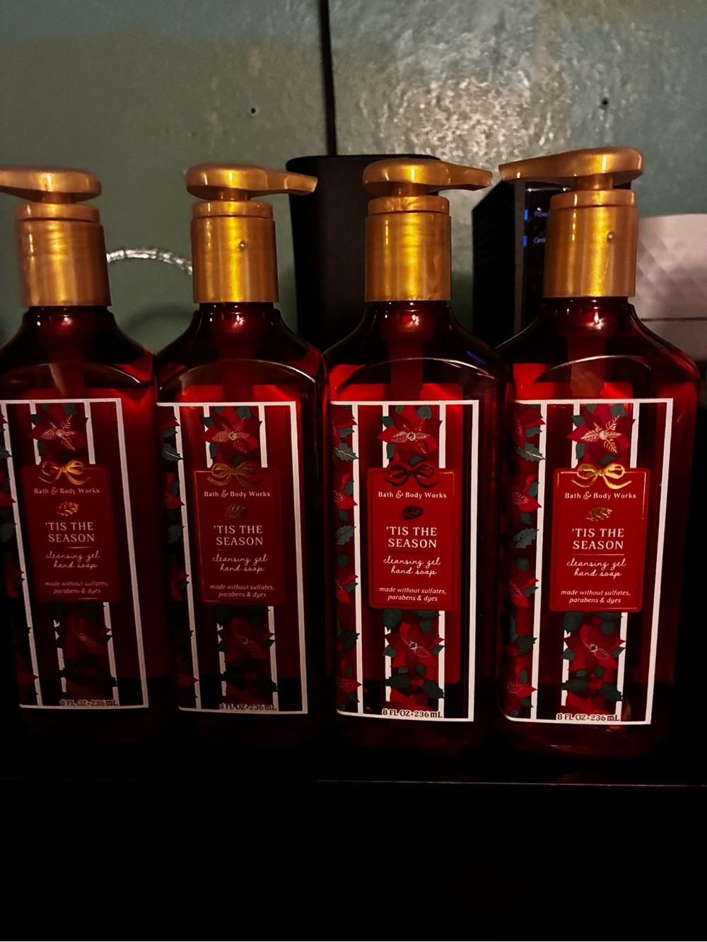Bath & Body Works Tis The Season Foaming Hand Soap in Red with Gold Pump (4)